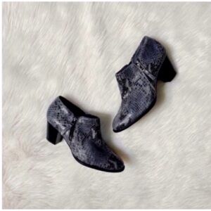 Vionic Upright Taber Snakeskin Ankle Booties